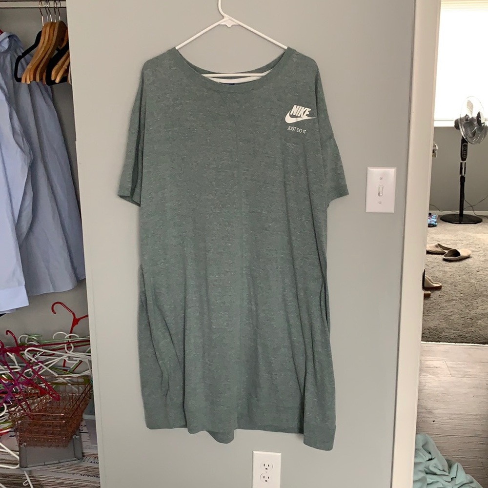 Nike women’s dress